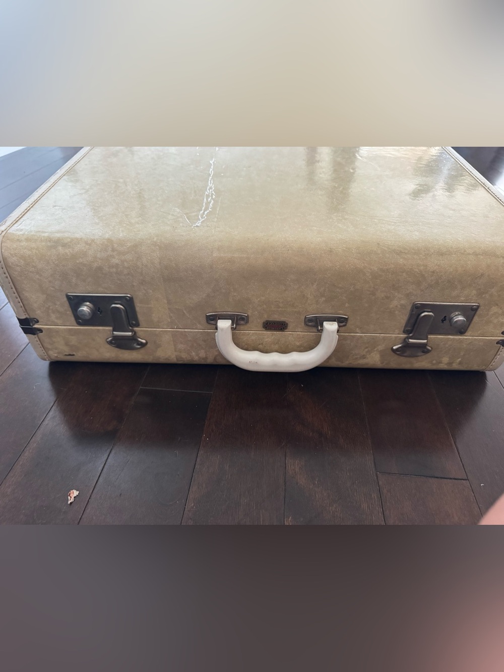 Vintage Langmuir Luggage Classic Cream Vintage Carry-On Suitcase